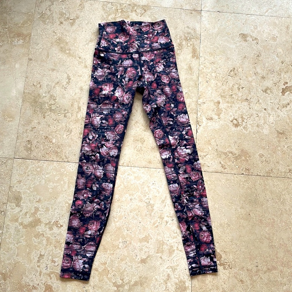 Lulemon Dusty Rose print leggings